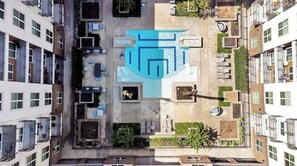 Pool - Downtown Houston Luxury Mid-Rise Apartment (Houston)