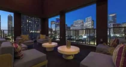 Downtown Houston Luxury Mid-Rise Apartment