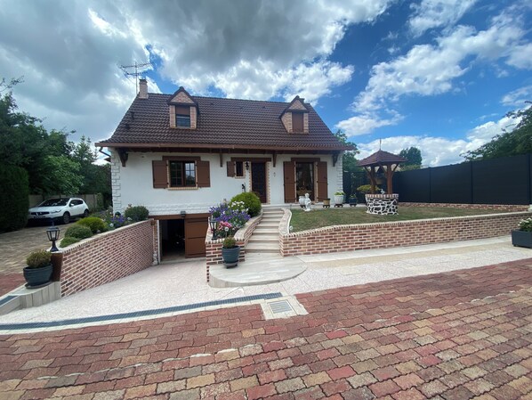 Exterior - Super Appartement à Melun (Melun)