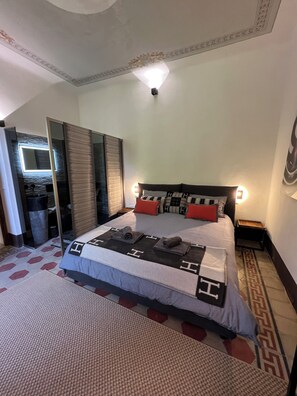 3 bedrooms, WiFi, bed sheets - Cozy Tuscan Town house with Classic/Modern touch. Superb for travelers of Italy (Bucine)