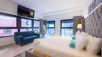 3 habitaciones, tabla de planchar con plancha, wifi y ropa de cama