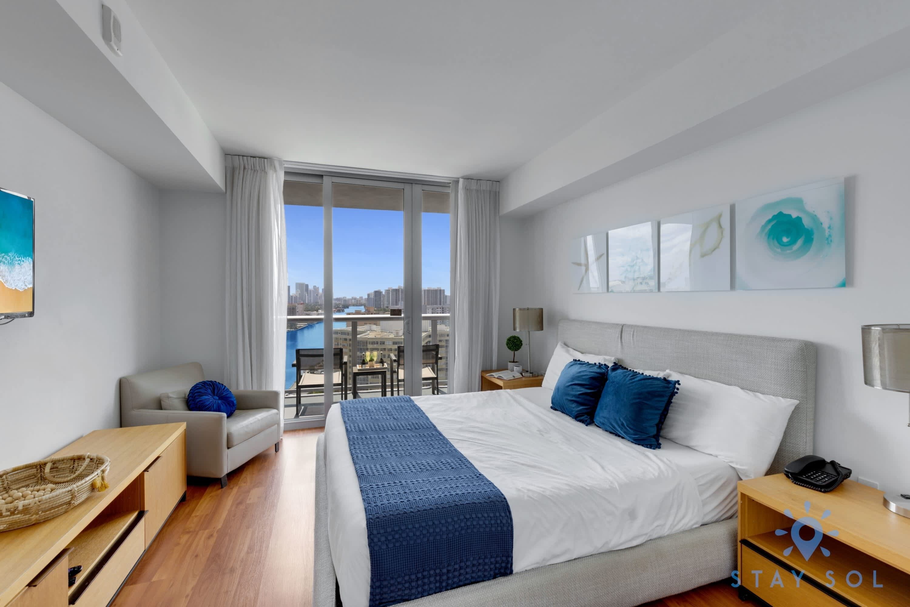 1 chambre, fer et planche à repasser, lit de bébé portatif, Wi-Fi