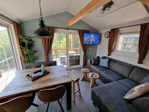 Safe på rommet, blendingsgardiner, lydisolert og wi-fi (inkludert)