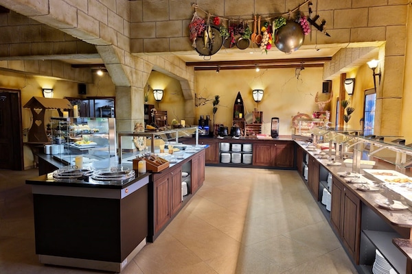 Breakfast and dinner served, garden views