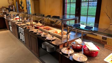 Petit déjeuner buffet compris tous les jours