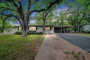Exterior - Backyard Oasis w/Pool, Hot-Tub, Grill & Fire Pit! (Fredericksburg)