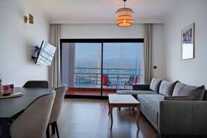 Deluxe Suite | Egyptian cotton sheets, premium bedding, memory foam beds - Körfez Apart (Fethiye)