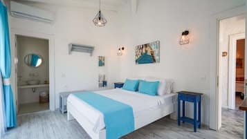 Deluxe Room, 1 Double Bed | Premium bedding, free minibar, desk, laptop workspace