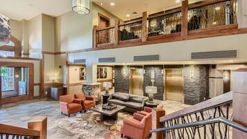Condo, 3 Bedrooms | Lobby