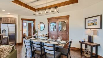 Condo, 3 Bedrooms | Dining