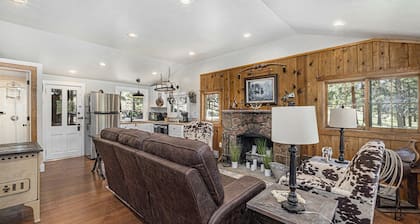 Niwot Cabin - Stay In Rocky Mountain National Park - Estes Park - New Listing - 22-zone3298 2 Bedroom Cabin by RedAwning