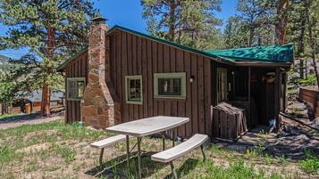 Cabin, 2 Bedrooms | BBQ/picnic Area