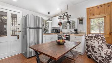 Cabin, 2 Bedrooms | Dining