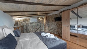 4 dormitorios, tabla de planchar con plancha, wifi y ropa de cama