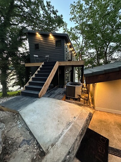 Unique home and 3 level bunkhouse.  Lake of the Ozarks. Accommodate 24 guests!  
