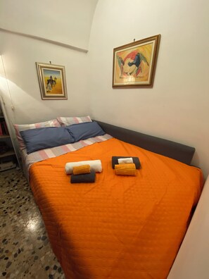 1 soverom, strykejern/-brett, wi-fi (inkludert) og sengetøy