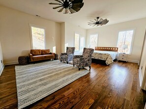 7 bedrooms, free WiFi, bed sheets