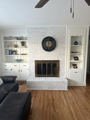 4BR Multi-Car Driveway Near US-70 Walk Downtown