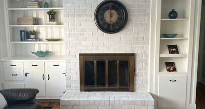 4BR Multi-Car Driveway Near US-70 Walk Downtown