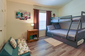 3 chambres, fer et planche à repasser, accès au Wi-Fi (inclus)