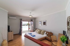 5 bedrooms, WiFi, bed sheets - Villa Deseo Sol - Five Bedroom Villa, Sleeps 10 (Playa Blanca)