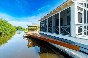 Exterior - The Weekender & Mistico Beach Club + Boat Shuttle (San Pedro)