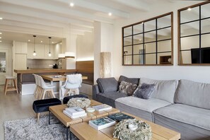 TV - Port Luxe by FeelFree Rentals (Baqueira)