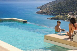 Piscine extérieure, piscine chauffée