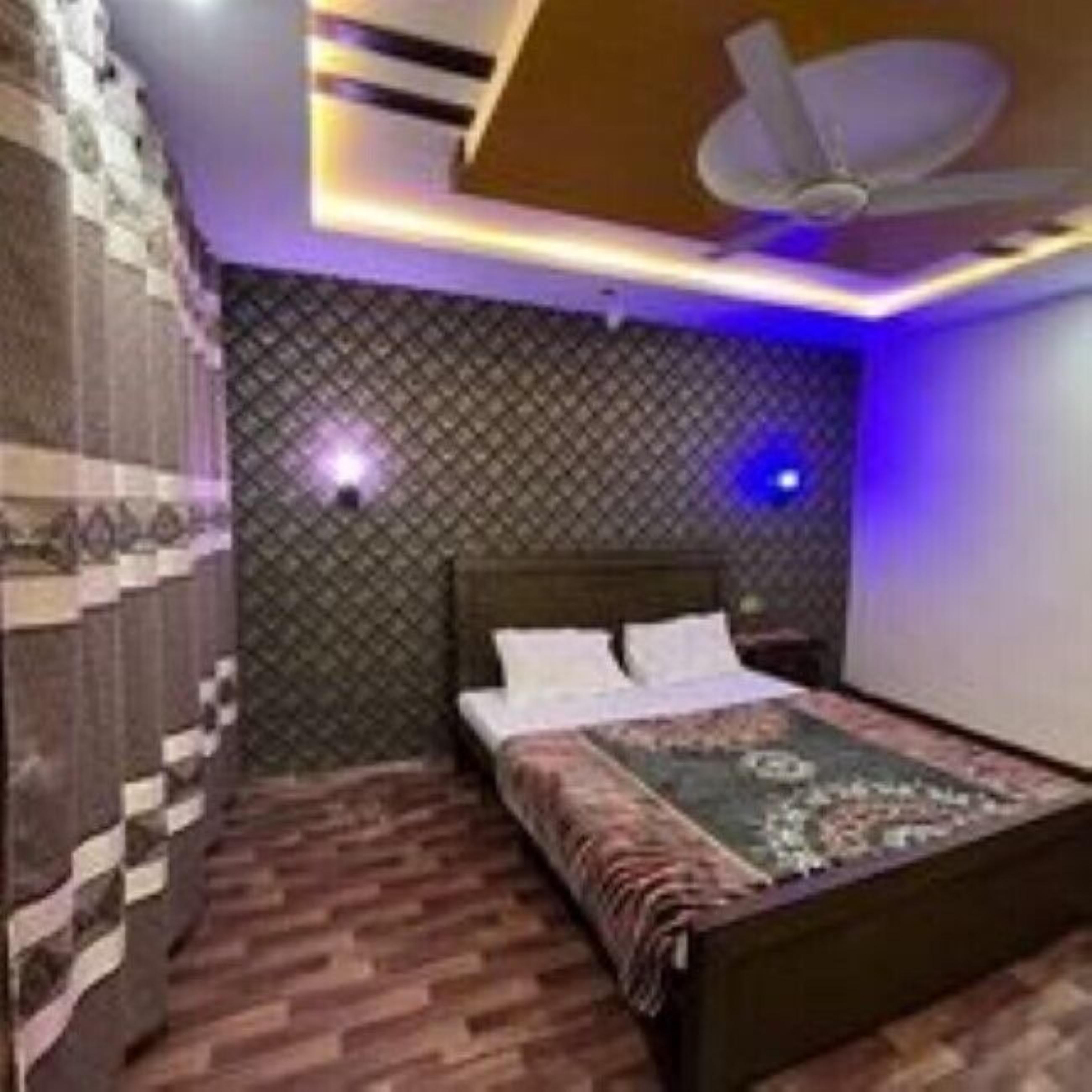 Tabla de planchar con plancha y wifi gratis 