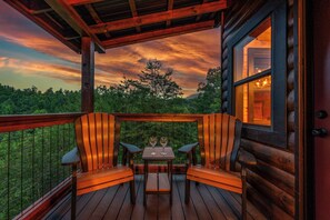 Outdoor dining - New Listing! Newly renovated. Arcades Reclining Theater Seats, Hot Tub, Views (Sevierville)