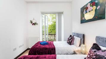 2 bedrooms, iron/ironing board, WiFi, bed sheets