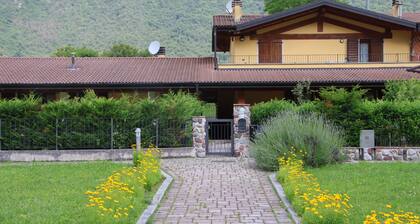 Studio apartment in Idro (Lemprato)