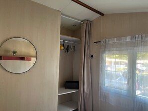 Interior - Mobil Home 4/6 Clim Terrasse Barbecue Piscines Toboggan Animations (Le Muy)