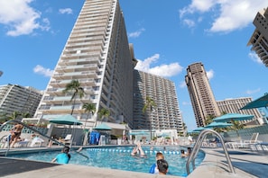 Pool - Delightful City View 1 BDRM Condo, Cal King Bed w/Kitchen & AC at the Ilikai (Honolulu)