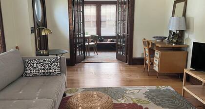 EAA Home Rental. Walking Distance to UWO Shuttle.