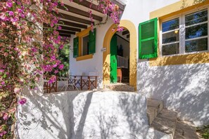 Outdoor dining - CHATEAU MAHE (Alcúdia)
