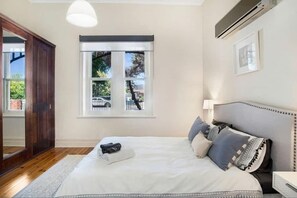 Tabla de planchar con plancha 