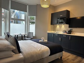 Standard Room | 1 bedroom, hypo-allergenic bedding, down duvets, desk