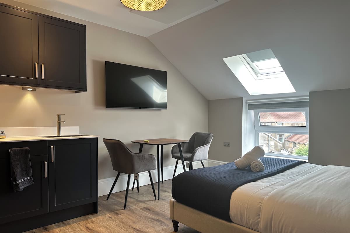 Premier Room | 1 bedroom, hypo-allergenic bedding, down comforters, desk