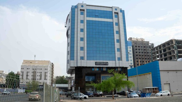 Mặt tiền nơi lưu trú