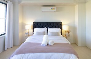 4 chambres, fer et planche à repasser, lit parapluie, Wi-Fi gratuit