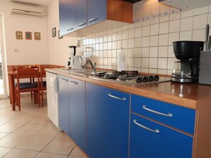 Refrigerador y utensilios de cocina 