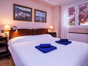 5 Schlafzimmer, Schreibtisch, Internetzugang