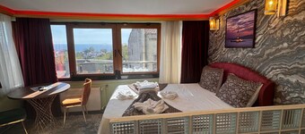 Gur Royal Suit Aparts