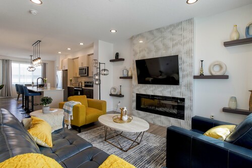 Westend Escape -- 8 min from West Edmonton Mall!