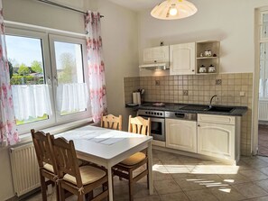 Fridge, oven, dishwasher, toaster