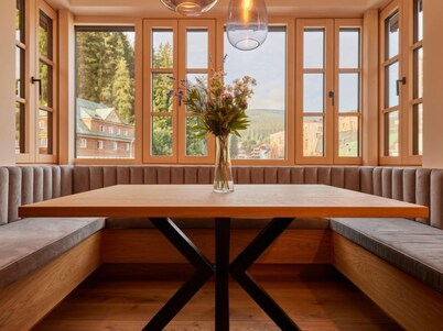 Summit View Lounge & Alcove by Interhome