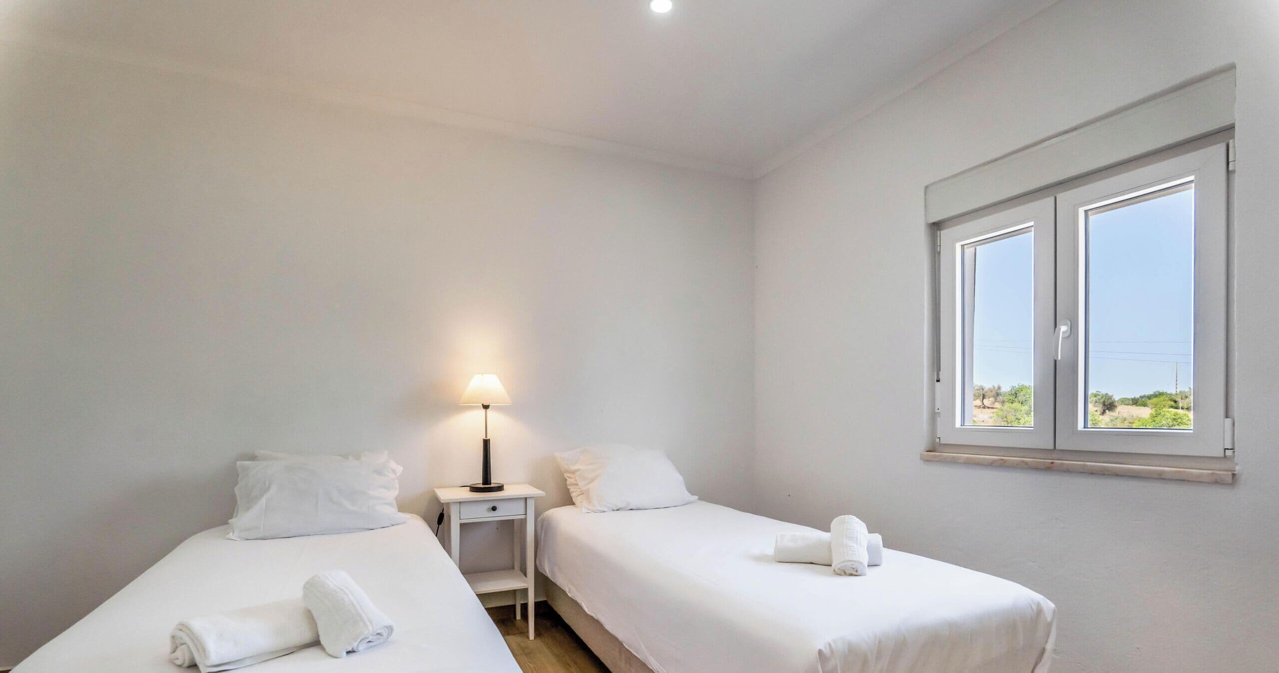 2 quartos, ferros/tábuas de passar roupa, Wi-Fi de cortesia