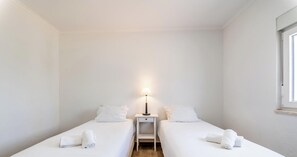 2 bedrooms, iron/ironing board, free WiFi