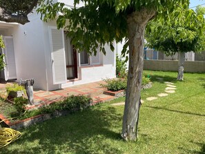Property grounds - Charmant Villa Pour 6 Personnes A 300m DE LA Plage, Calafat, Wifi (AMETLLA DE MAR)
